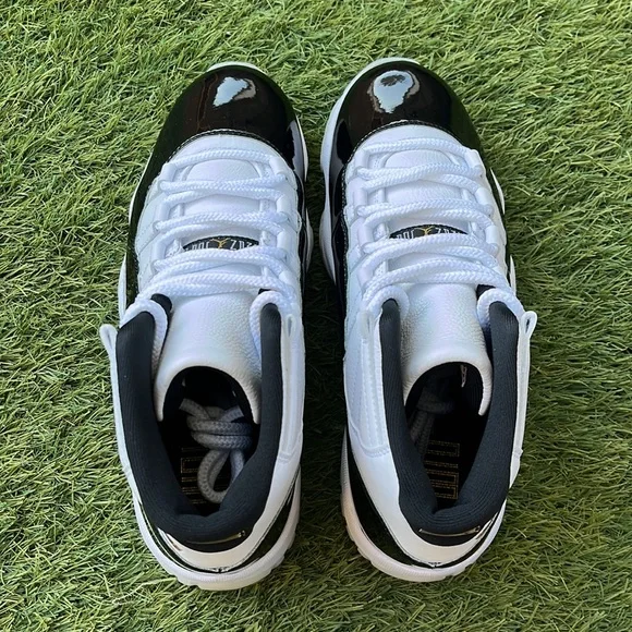 Air Jordan 11 Retro - Picture 4 of 5